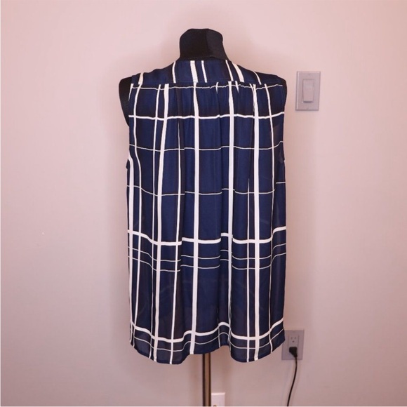 VINCE sleeveless silk blouse - Picture 4 of 7